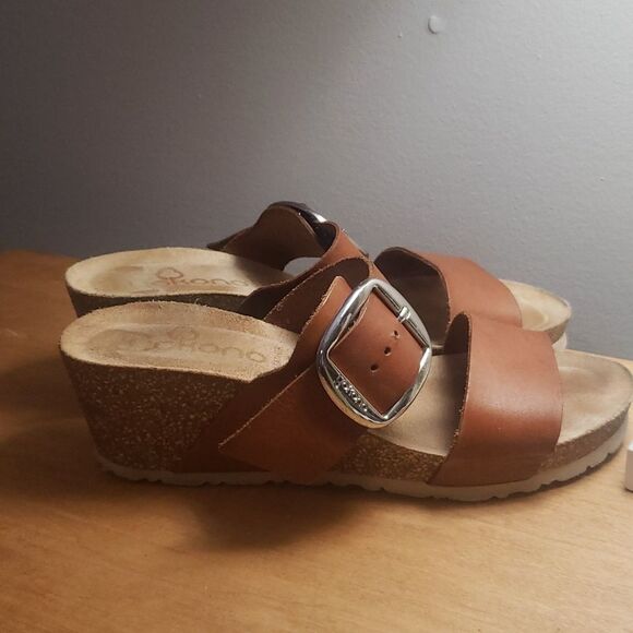 Yokono  Sandal Womens sz 8 Slide Wedge Tan Leather Silver Buckle - Picture 4 of 7